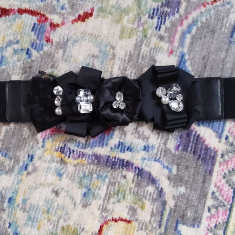 NY & Co. embellished elastic belt